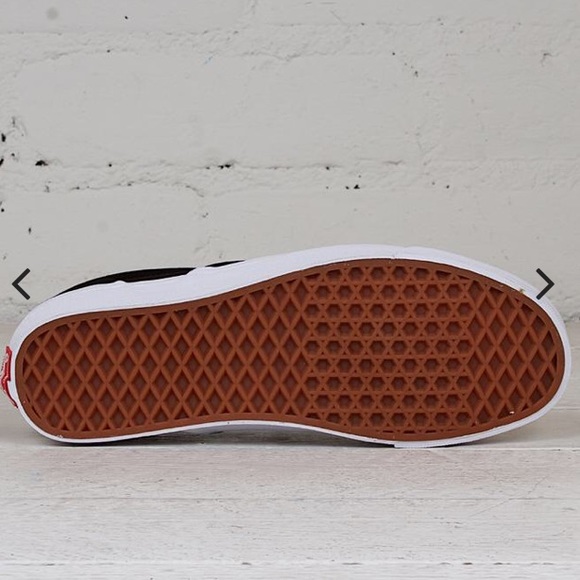 Frida Kahlo Vans - Picture 5 of 5